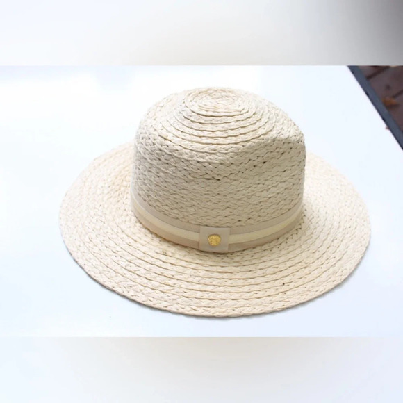 Beautiful Vince Camuto hat - Picture 4 of 10